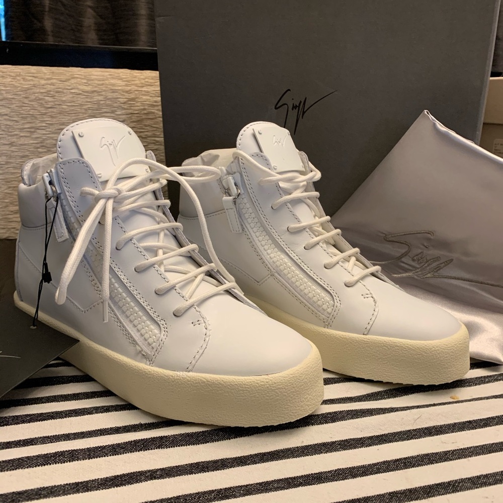 DONATED Giuseppe Zanotti Sneakers